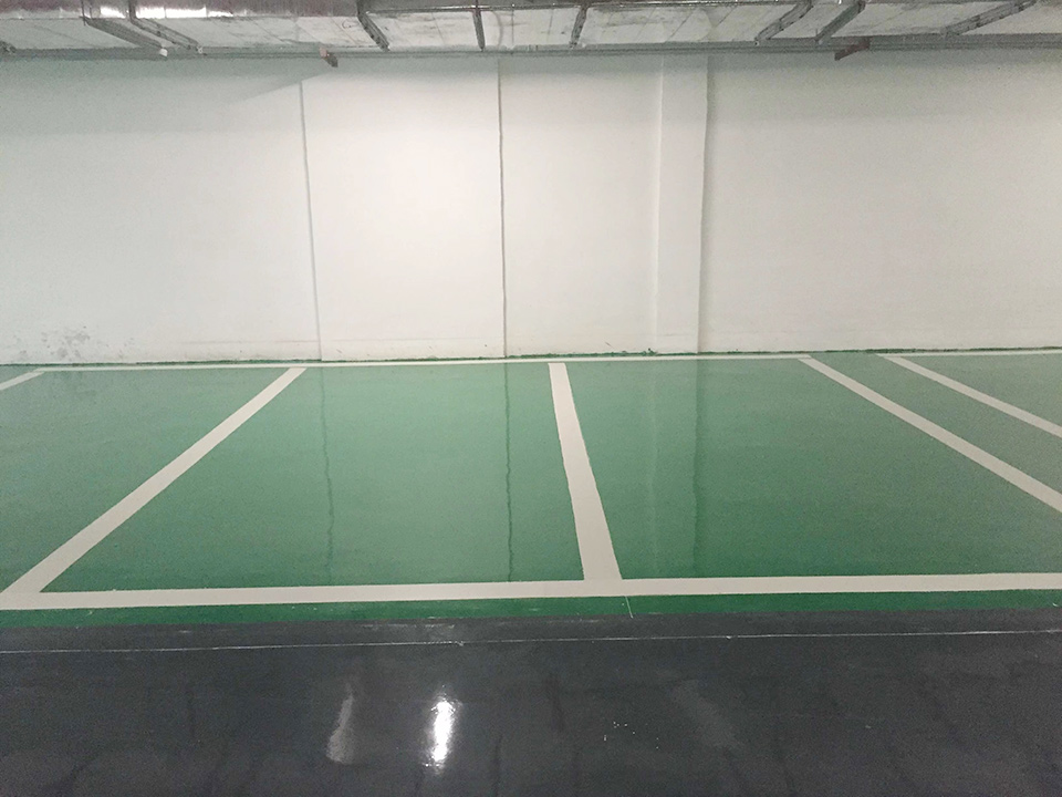 環氧地坪的抗劃傷性能較差不能長期應用于室外否則會加速老化
